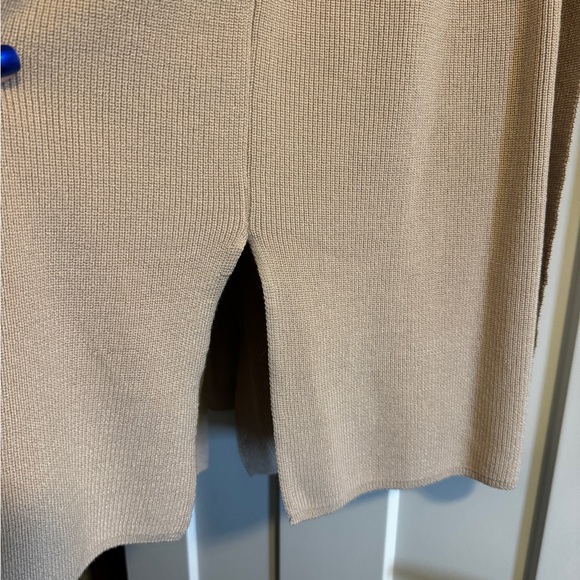 Forever 21 Vest - Picture 5 of 5